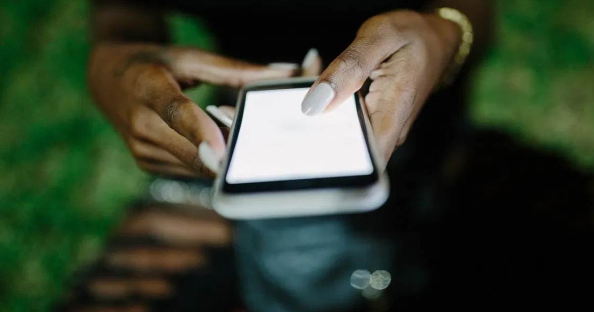 Customer using a responsive website on a mobile device