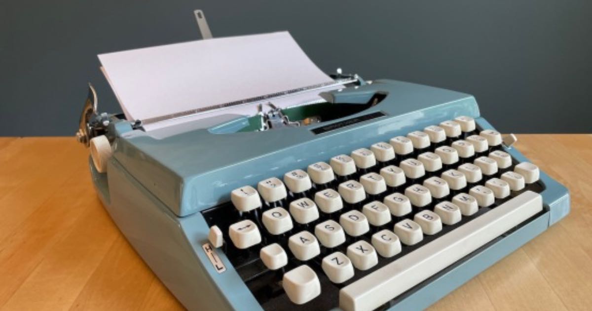 Retro typewriter used to write content